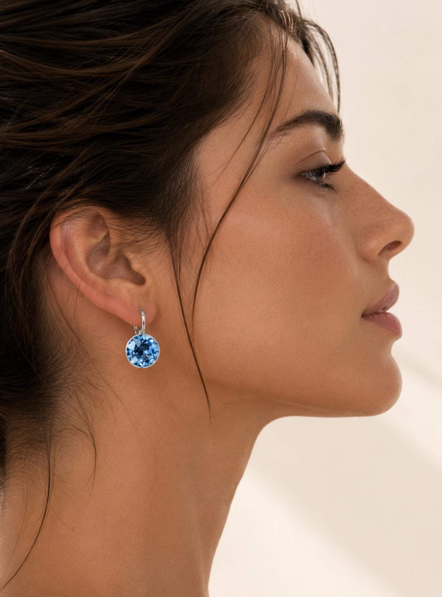 Aros colgantes Bella con cristal zafiro claro de 14mm en plata-5