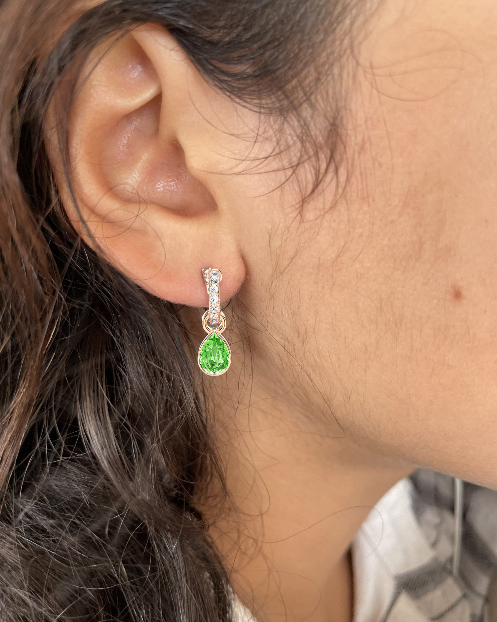 Aros colgantes PetiteTeardrop Peridot con cristales de Swarovski-2