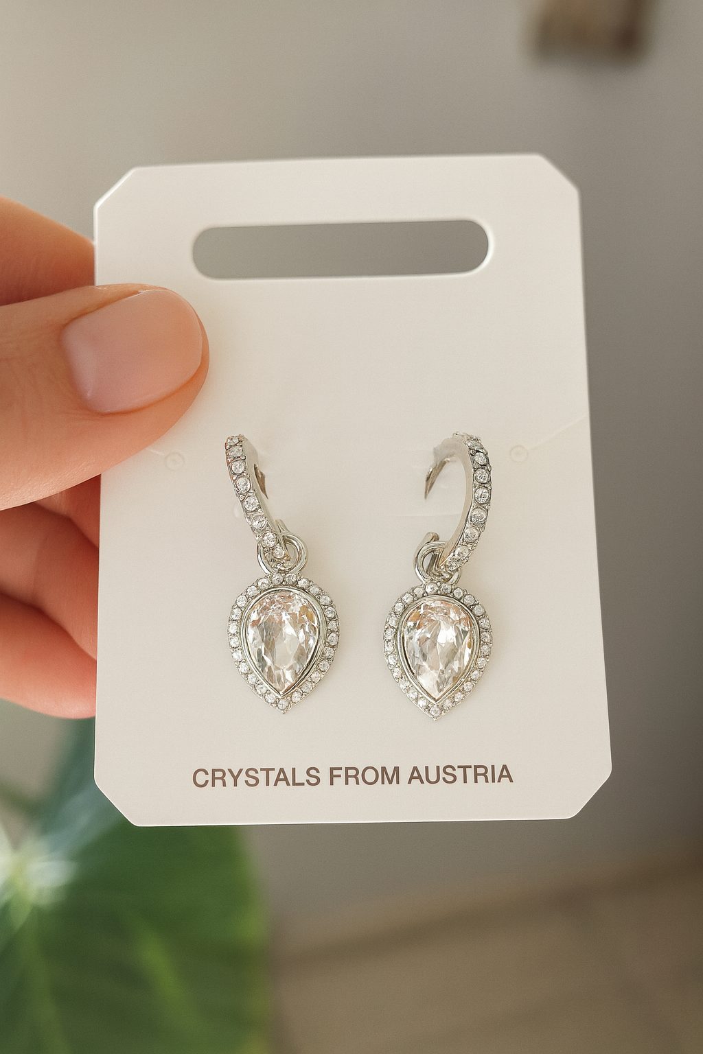 Aros colgantes Angelic Pear Drop  con cristal de Austria en plata-2