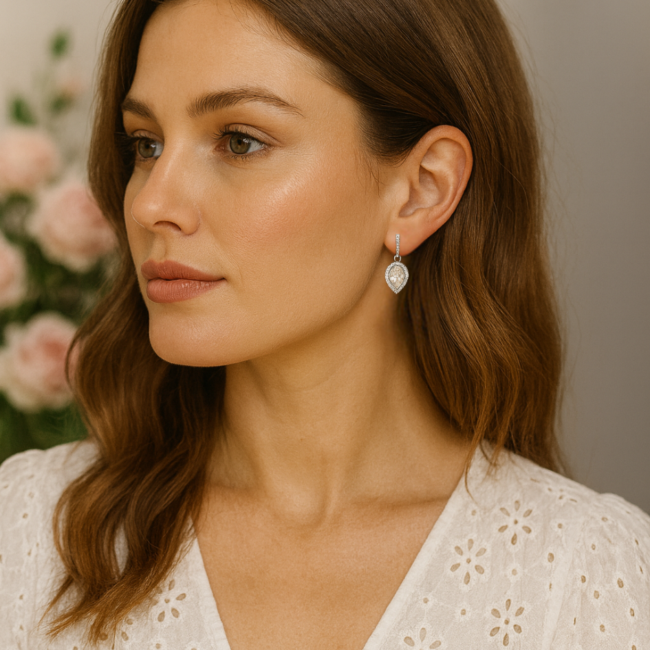 Aros colgantes Angelic Pear Drop  con cristal de Austria en plata-4