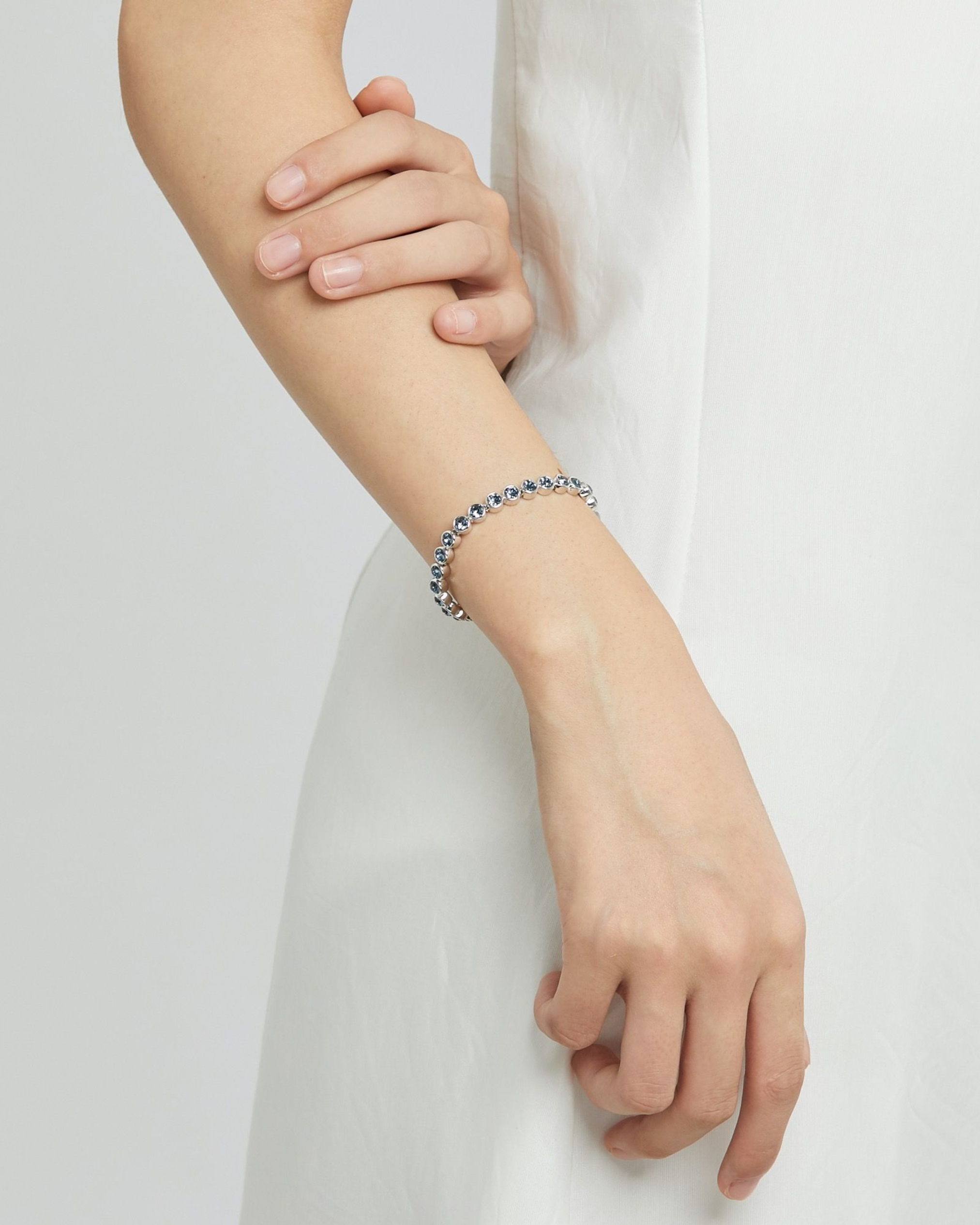 Pulsera Tennis con cristales de Swarovski Denim Blue en Rodio-3