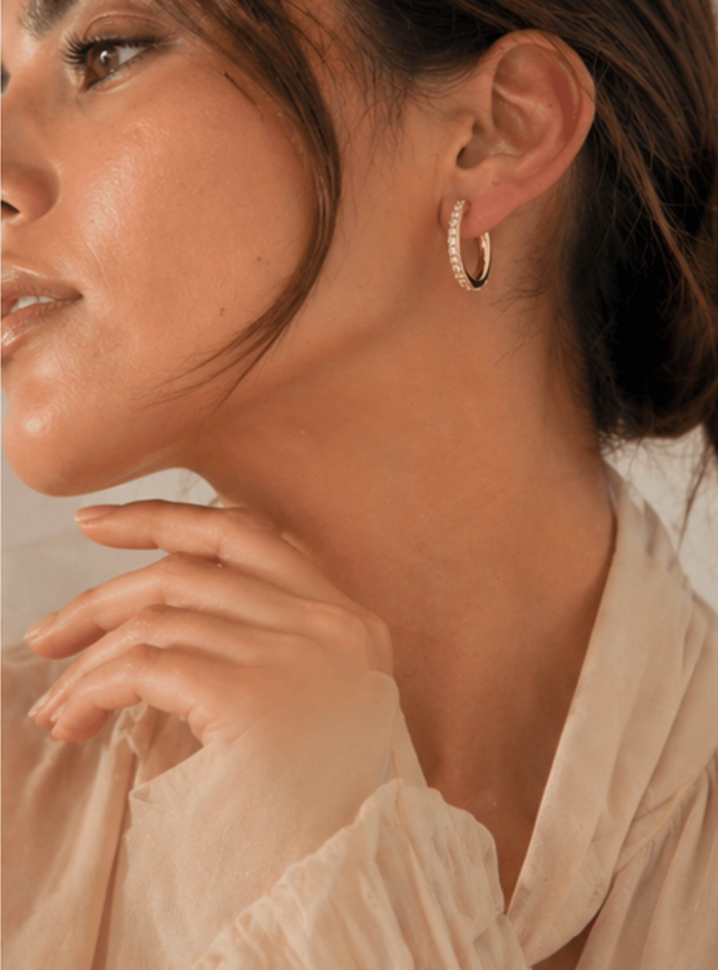 Argollas Eternity 18 mm Pavé – Cristales Austriacos en Oro | Elegancia Atemporal-7