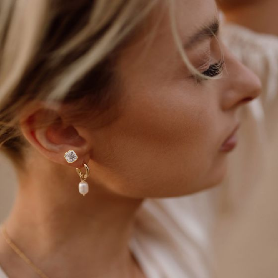 Aros Asscher con cristal de Austria transparente en oro-3