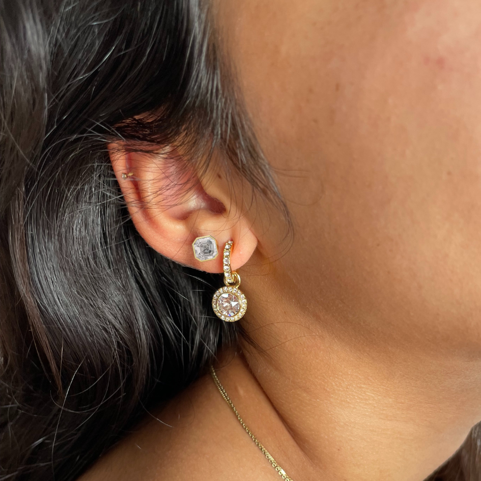 Aros Asscher con cristal de Austria transparente en oro-5