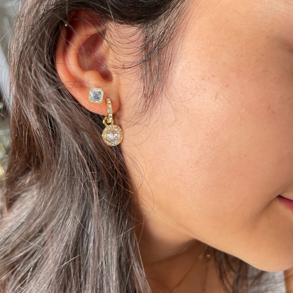 Aros Asscher con cristal de Austria transparente en oro-6
