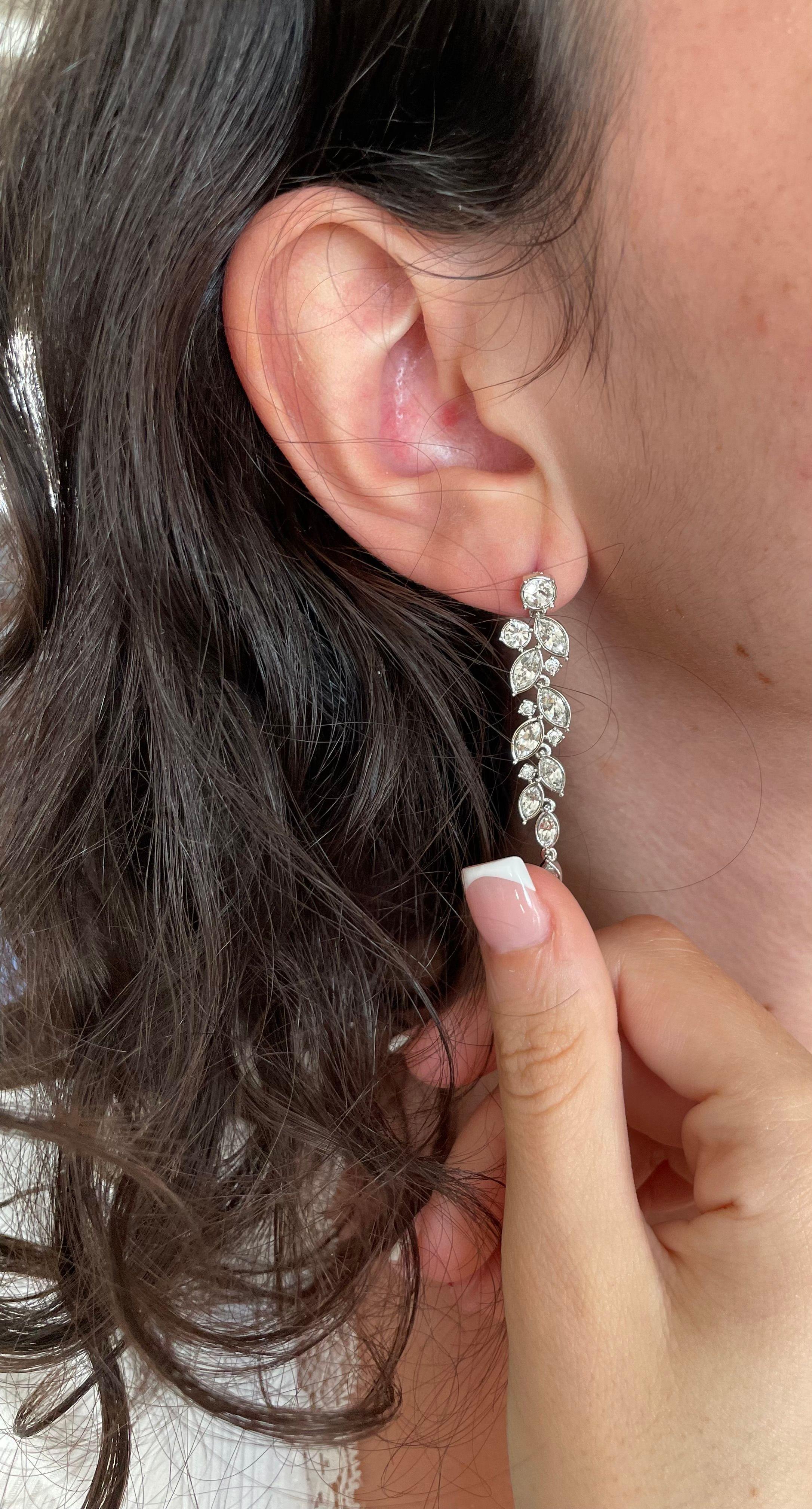 Aros de Fiesta Paloma con Cristales de Swarovski Transparentes – Elegancia  y Brillo Sofisticado-3