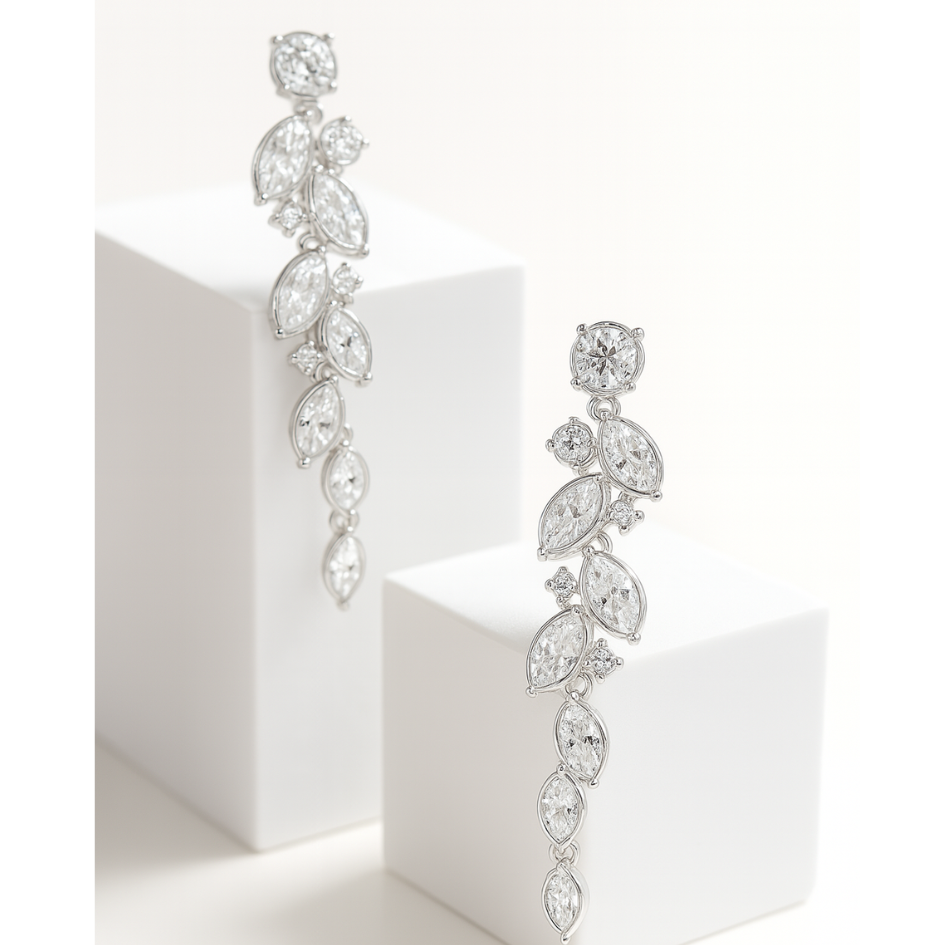 Aros de Fiesta Paloma con Cristales de Swarovski Transparentes – Elegancia  y Brillo Sofisticado-4