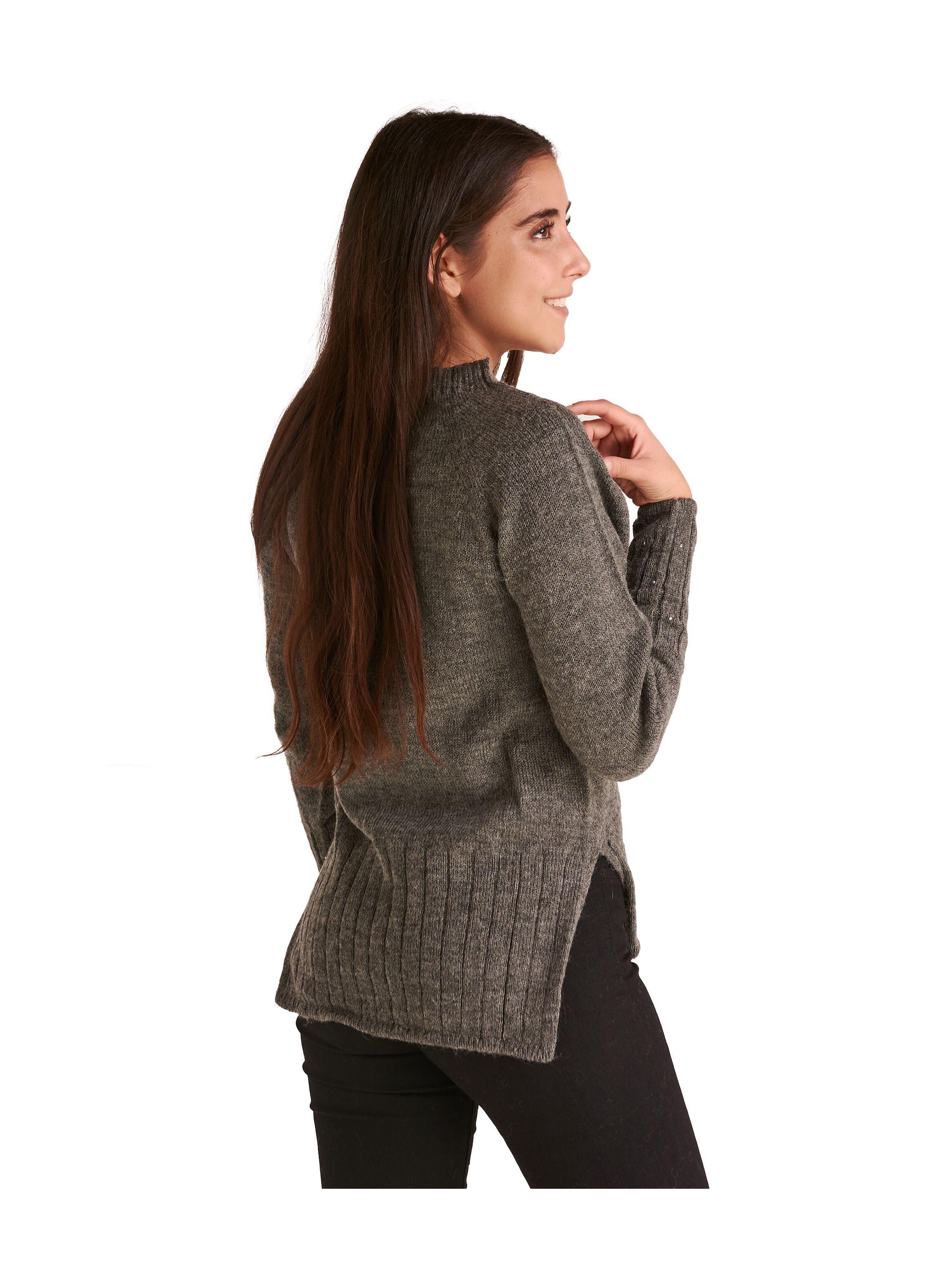 Sweater Cuello Redondo. Manga Ranglan y tachas en puños.-1
