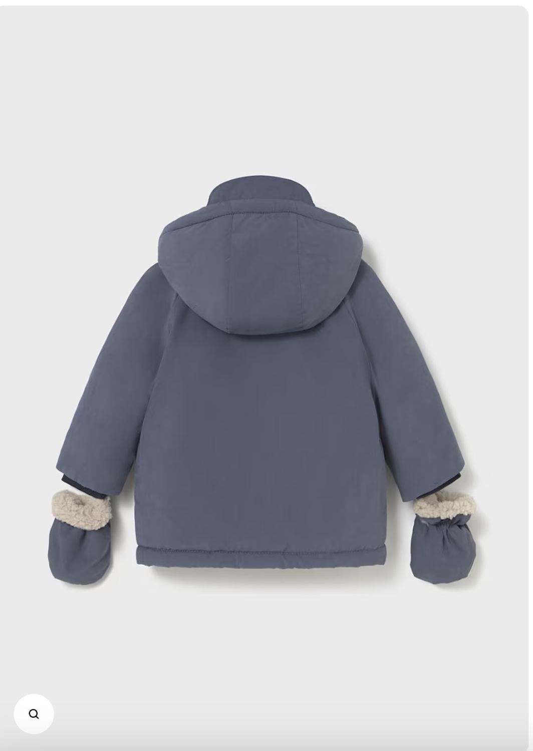 Chaqueton con capucha y guantes-3