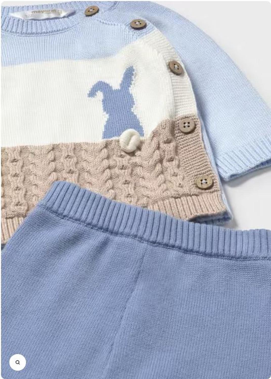 Conjunto pantalon celeste y jersey con diseño conejito-1