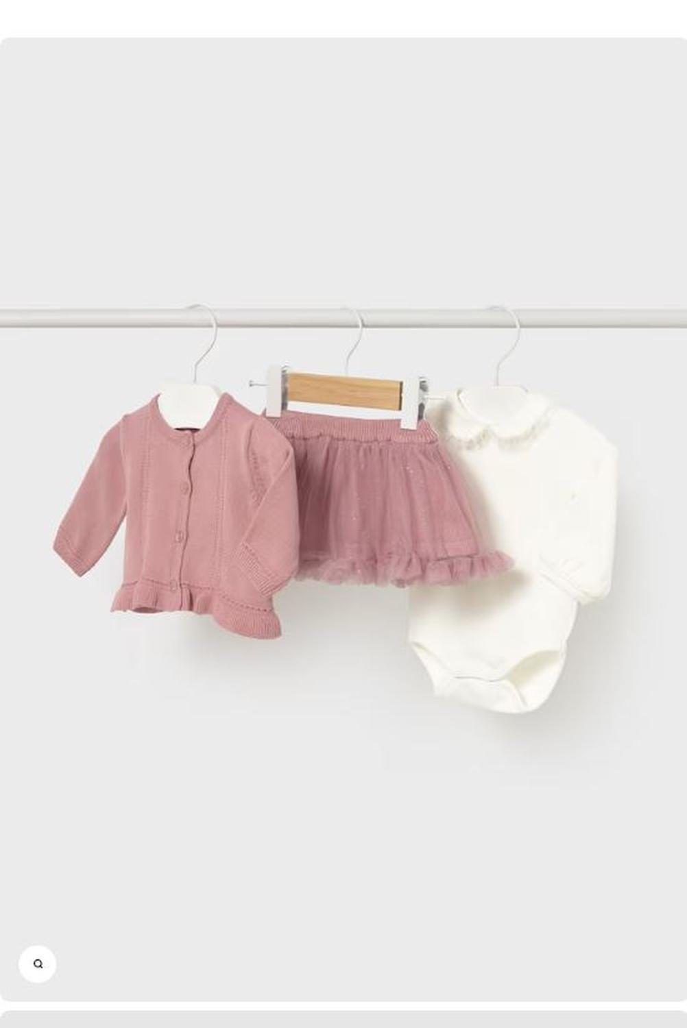 Conjunto rebeca, body y falda tipo tutu.-1