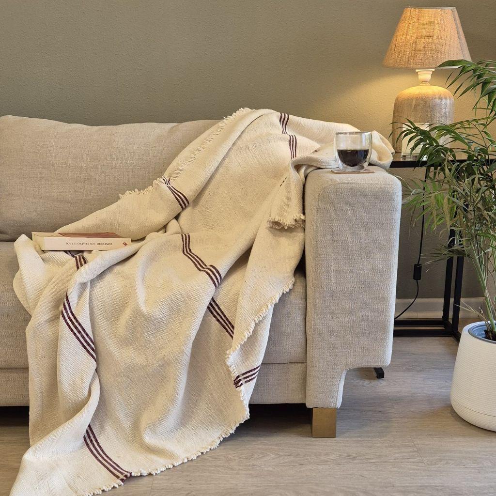 Manta 100% Algodón - 180x130cm - Crudo con Líneas Borgoña-2