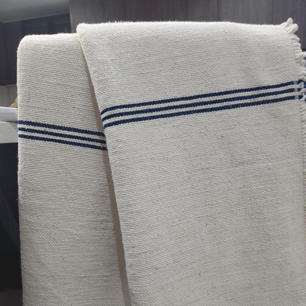 Manta 100% Algodón - 180x130cm - Crudo con Líneas Azul-4