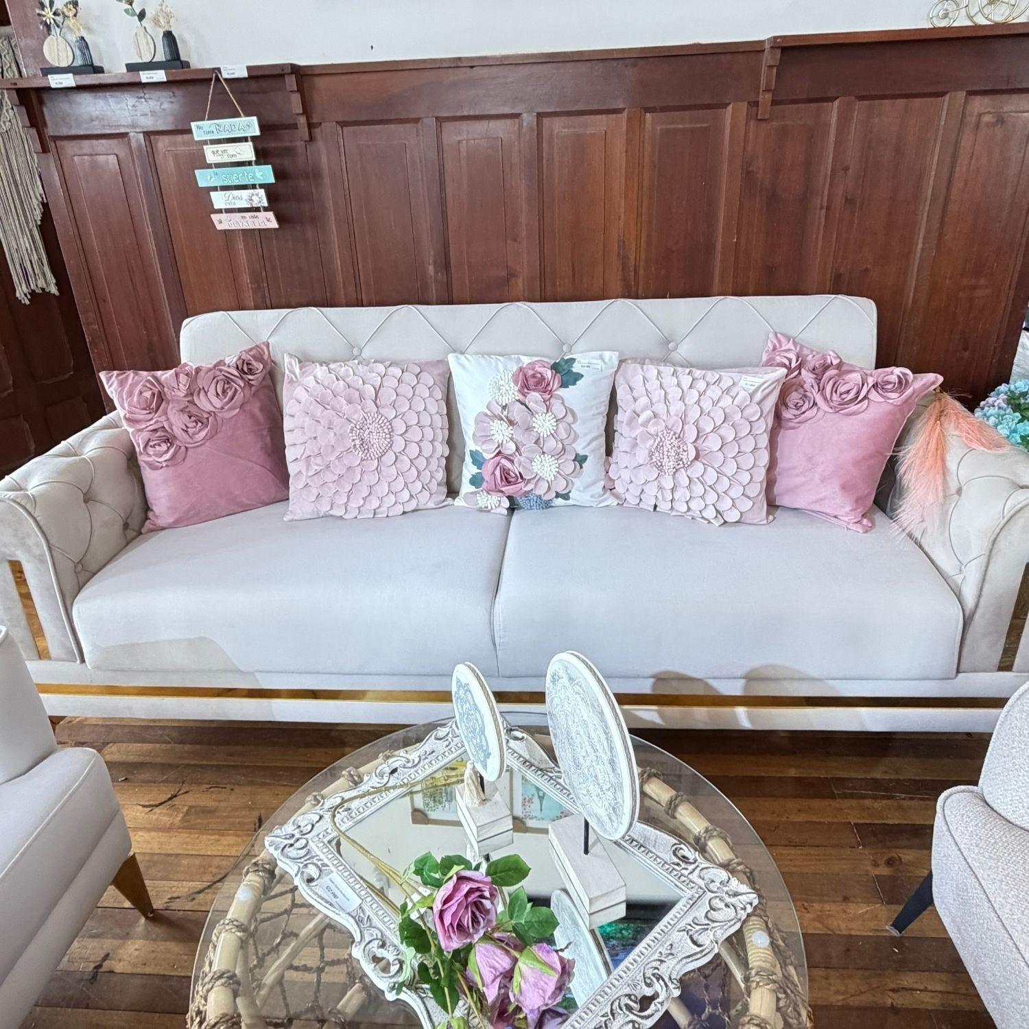Cojin Blanco Con flores Rosadas-3