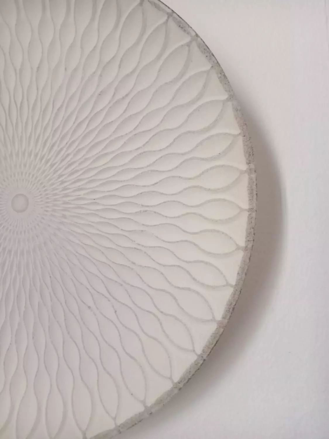 Plato Decorativo Líneas Curvas 30 cm-1