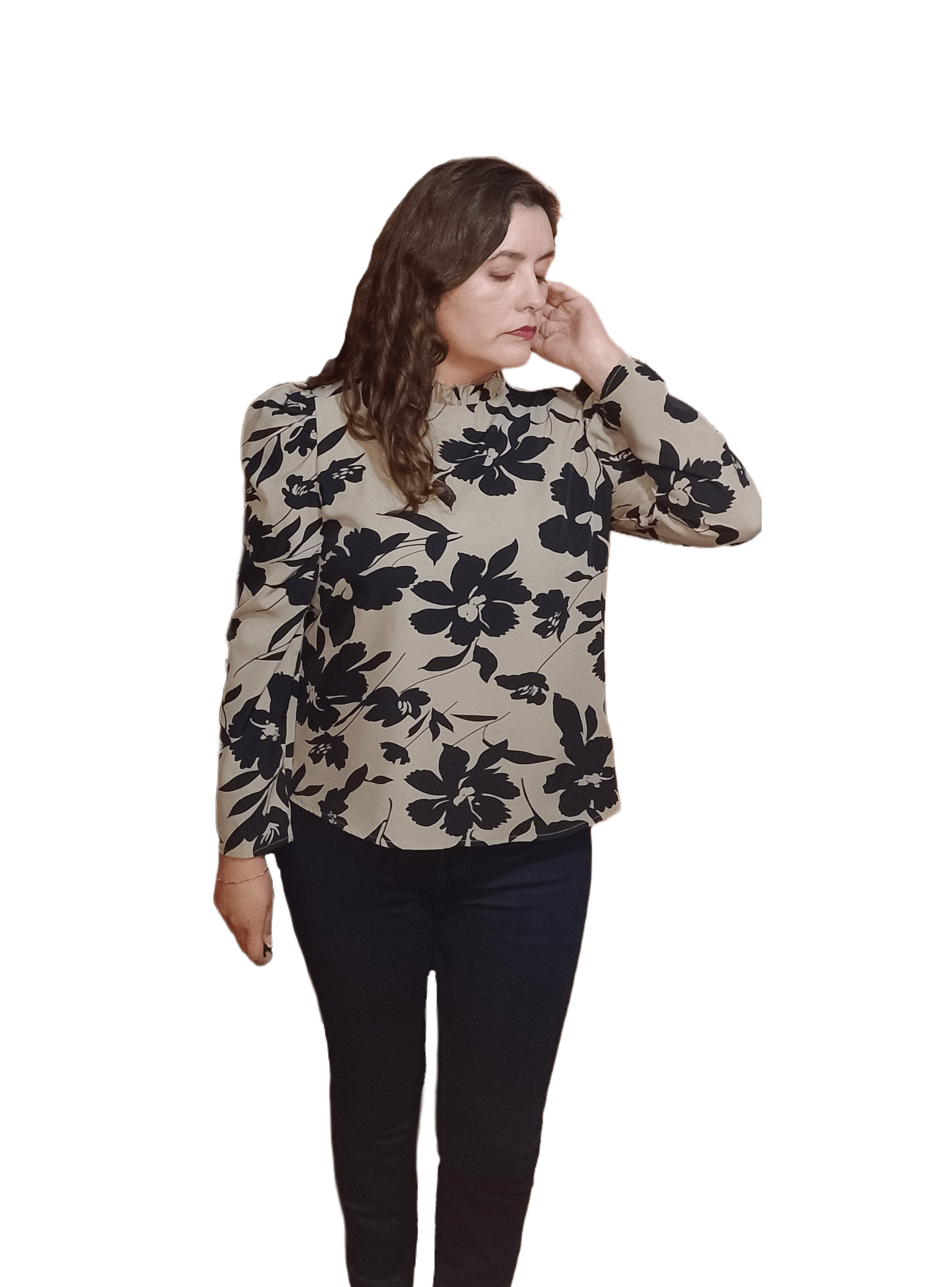Blusa Beige Flor Negra Manga Larga-3