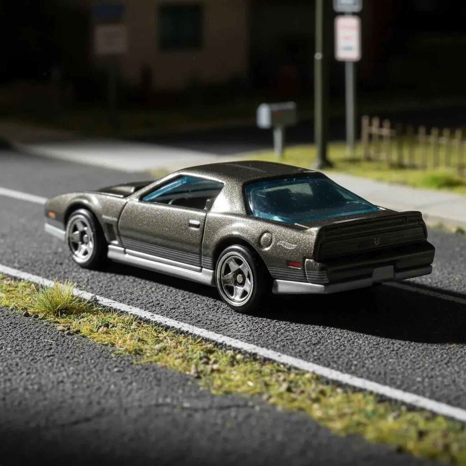 Pontiac Firebird 1984 Hot Wheels Silver 1/64-2