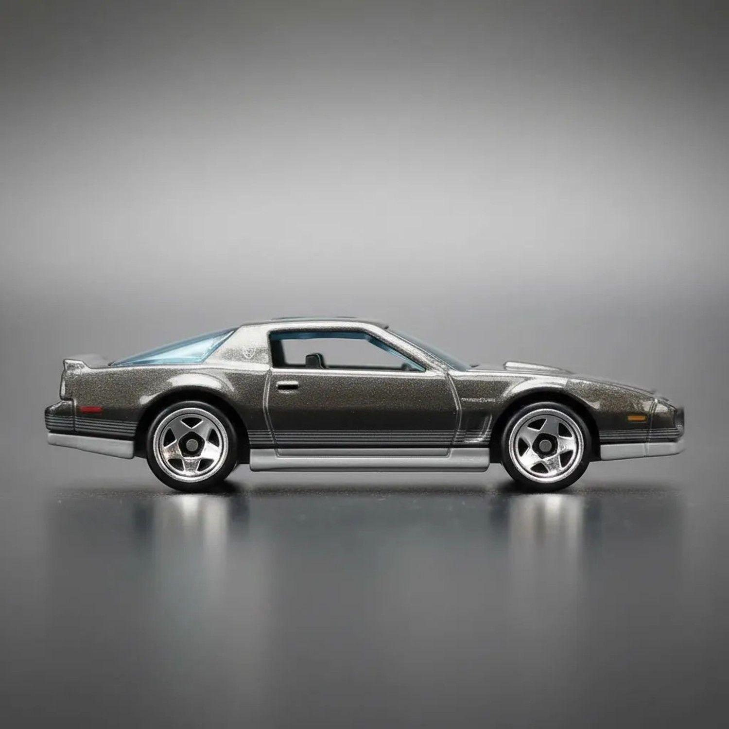 Pontiac Firebird 1984 Hot Wheels Silver 1/64-3