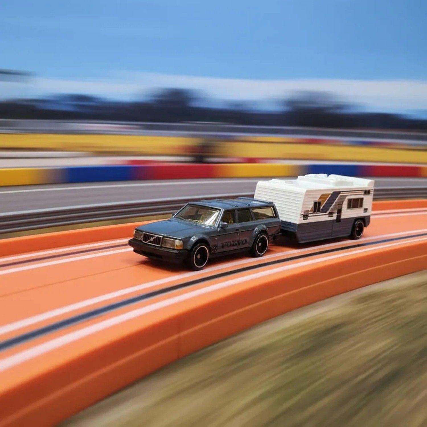 Camion Transportador Volvo 240 Drift Camper Hot Wheels Track Fleet-4