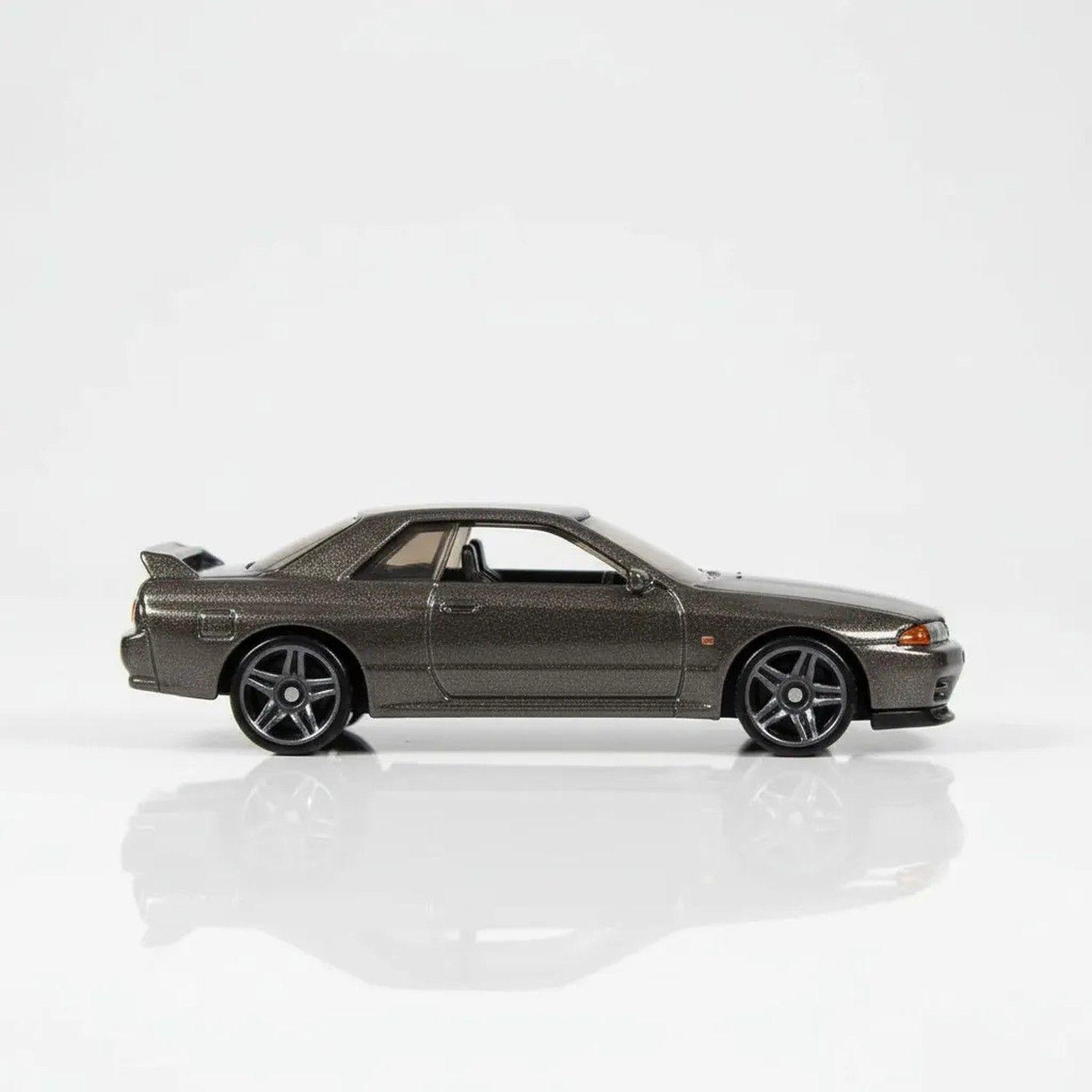 Hot Wheels XL Nissan Skyline Gt-R BNR32 1/43-5
