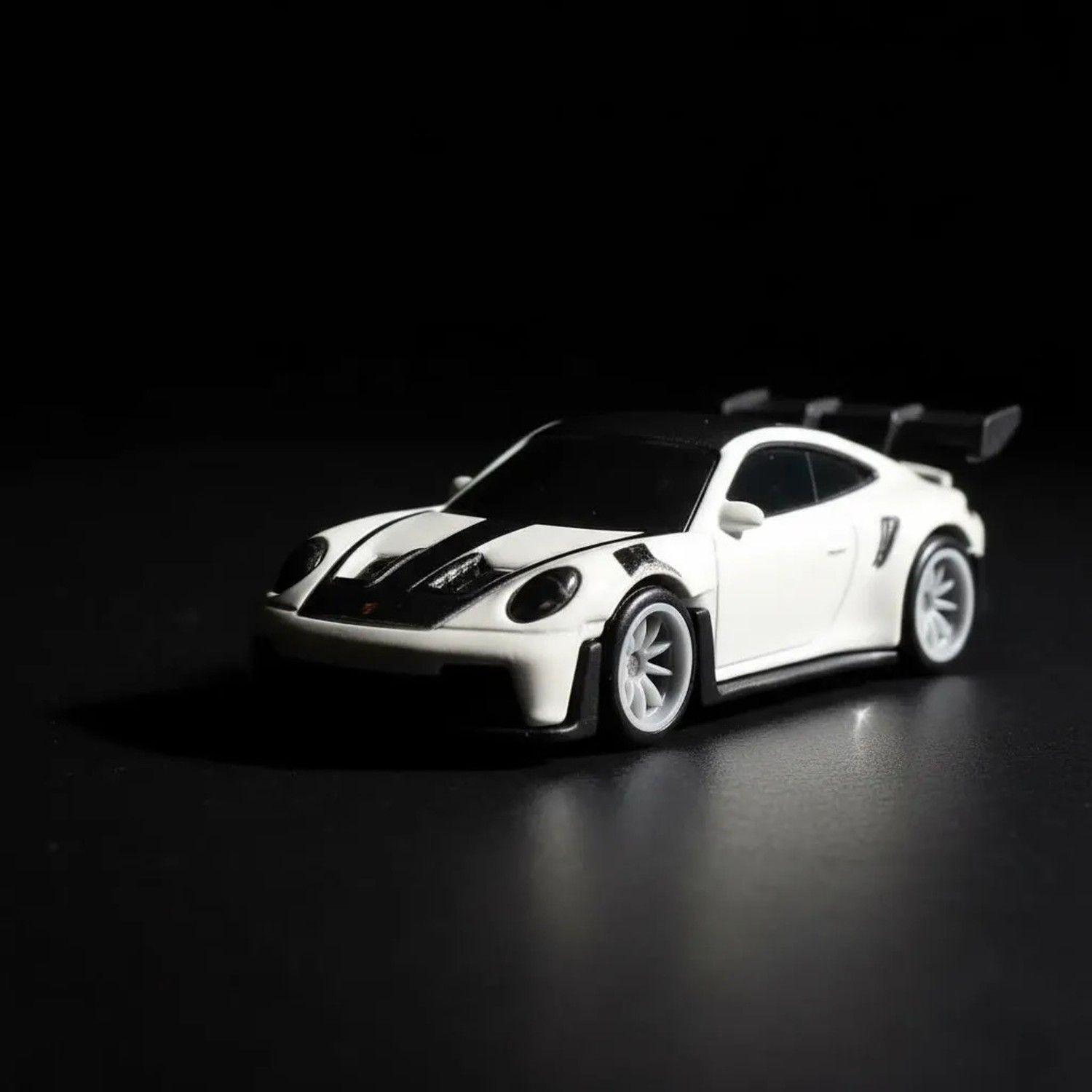 Hot Wheels Premium Porsche 911 GT3 RS Gran Turismo Pop Culture-2