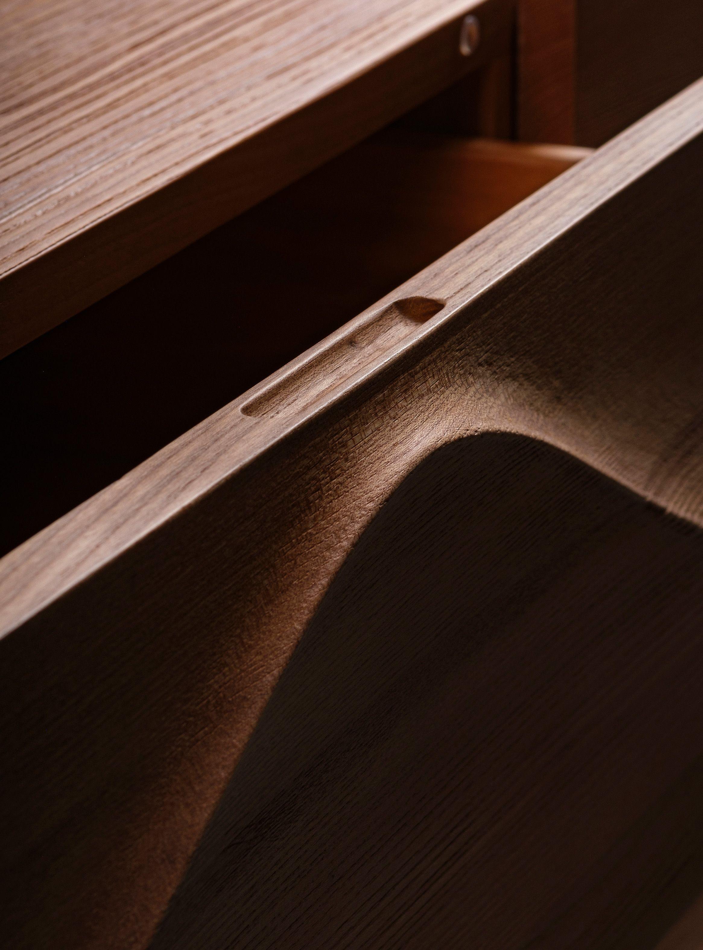 Arrimo de madera de olmo y acero Luxe-4