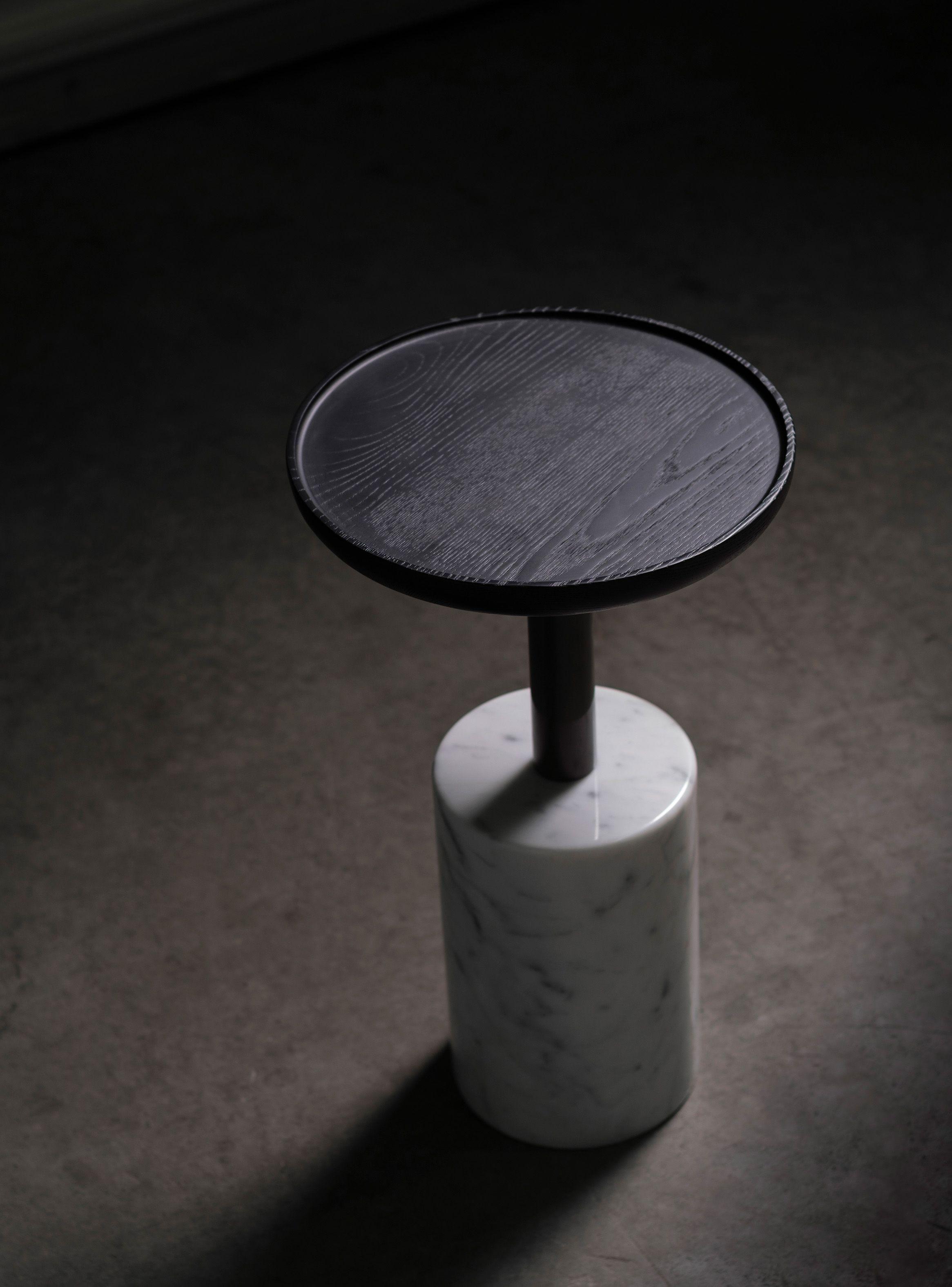 Mesa auxiliar de madera de fresno y mármol Harper-3