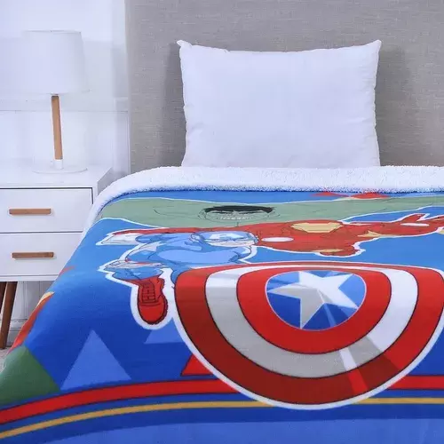 Frazada Sherpa Termica Chiporro Avengers 150x200-1