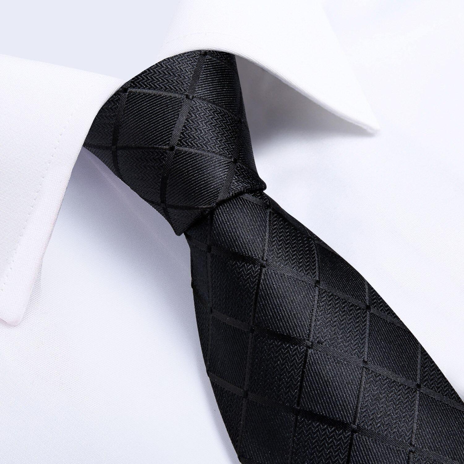 Corbata negra texturada hombre seda con paño y colleras Sangre Negra-2