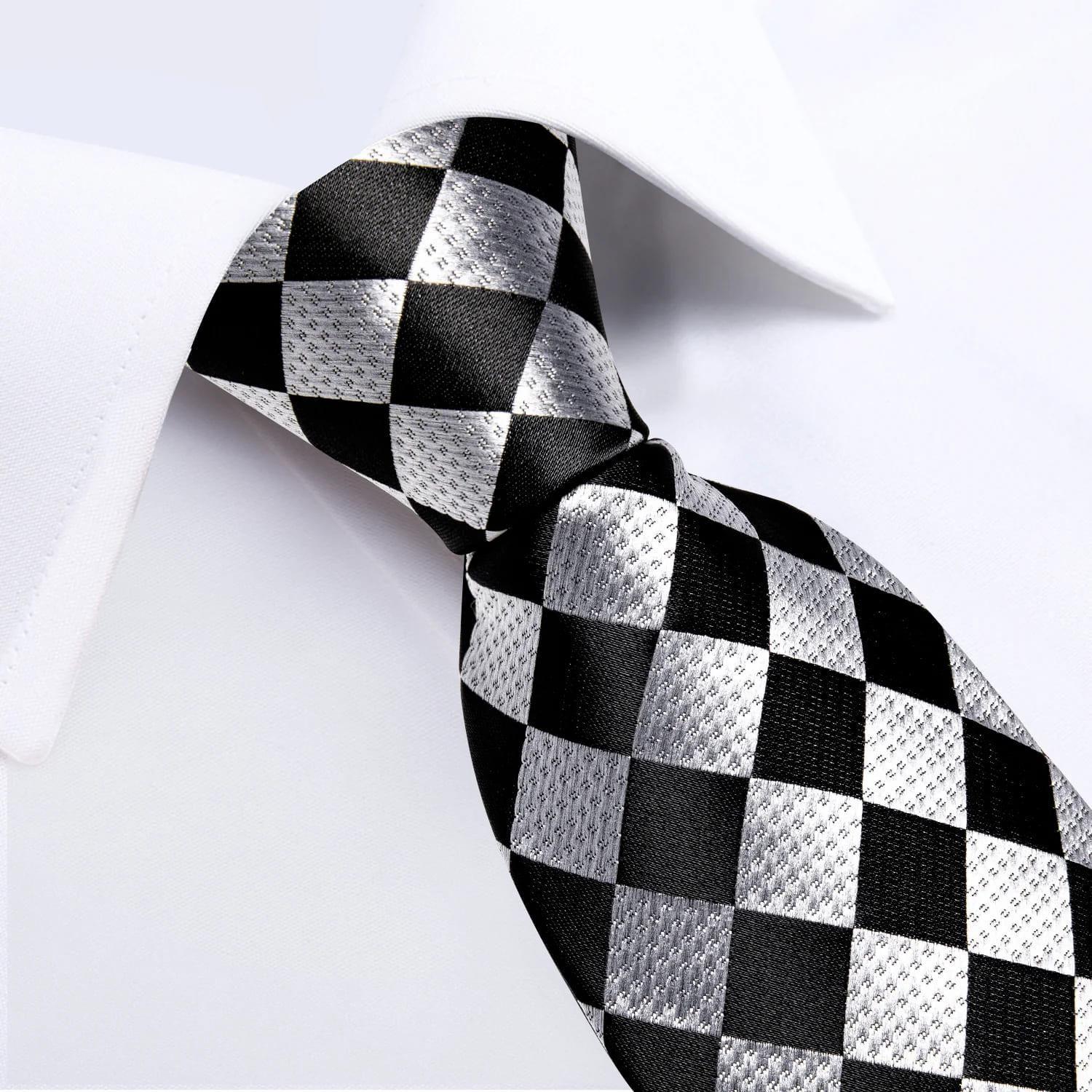 Corbata Blanco y Negro Hombre seda pañuelo y colleras Modelo Ajedrez-2