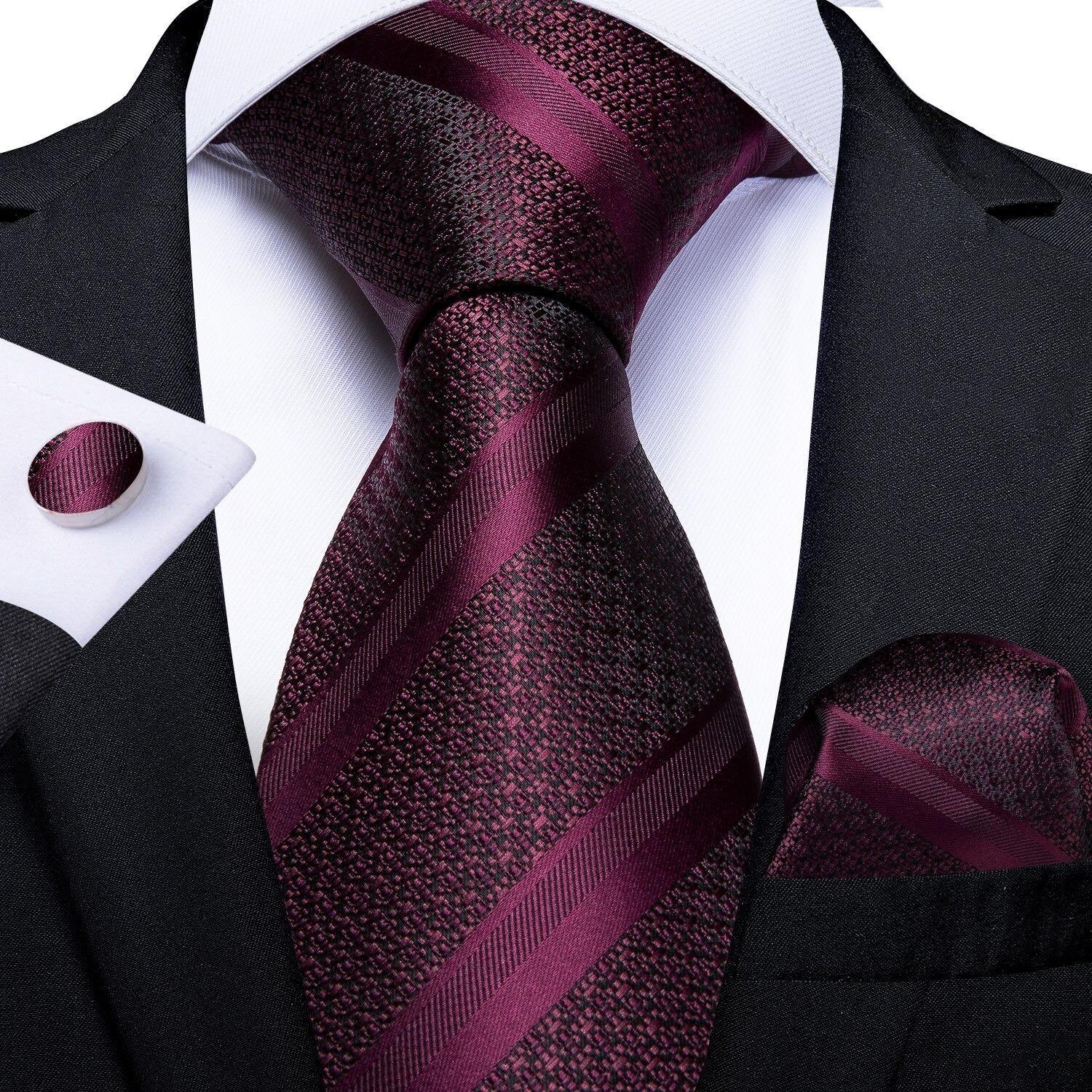Corbata hombre formal seda con paño y colleras Uva Negra-1