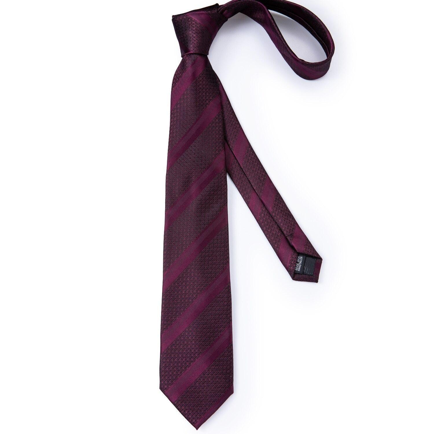 Corbata hombre formal seda con paño y colleras Uva Negra-4