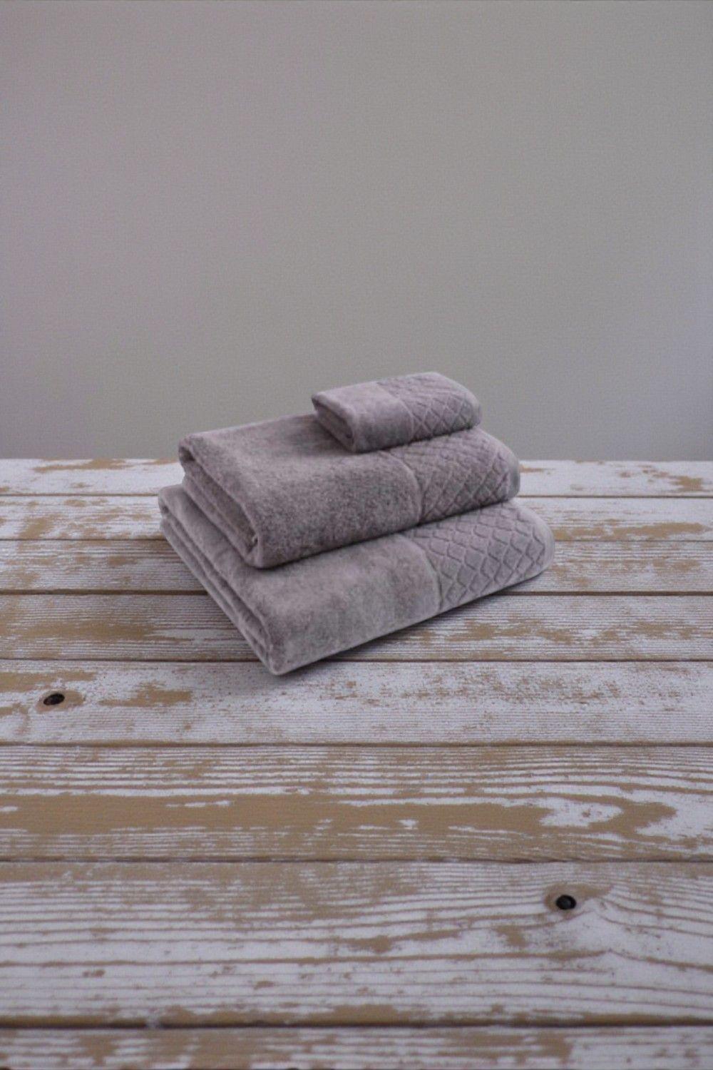 TOALLAS 100% ALGODON CON DETALLES BORDADOS 70X140 TO-6841-1