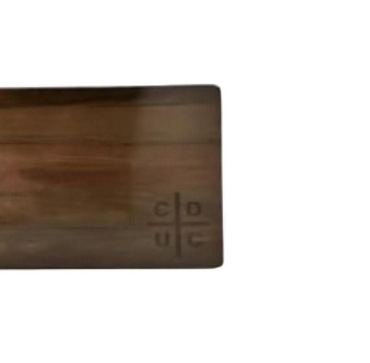TABLA MADERA LOGO UNIVERSIDAD CATOLICA-2