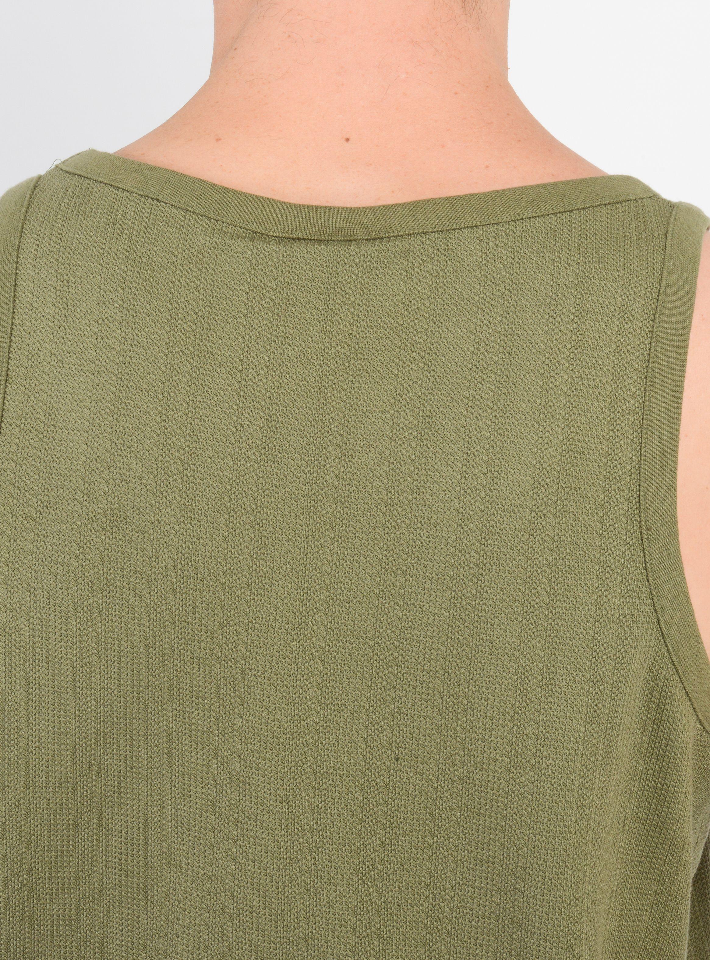 POLERA SIN MANGAS MYTHIC VERDE OSCURO-5