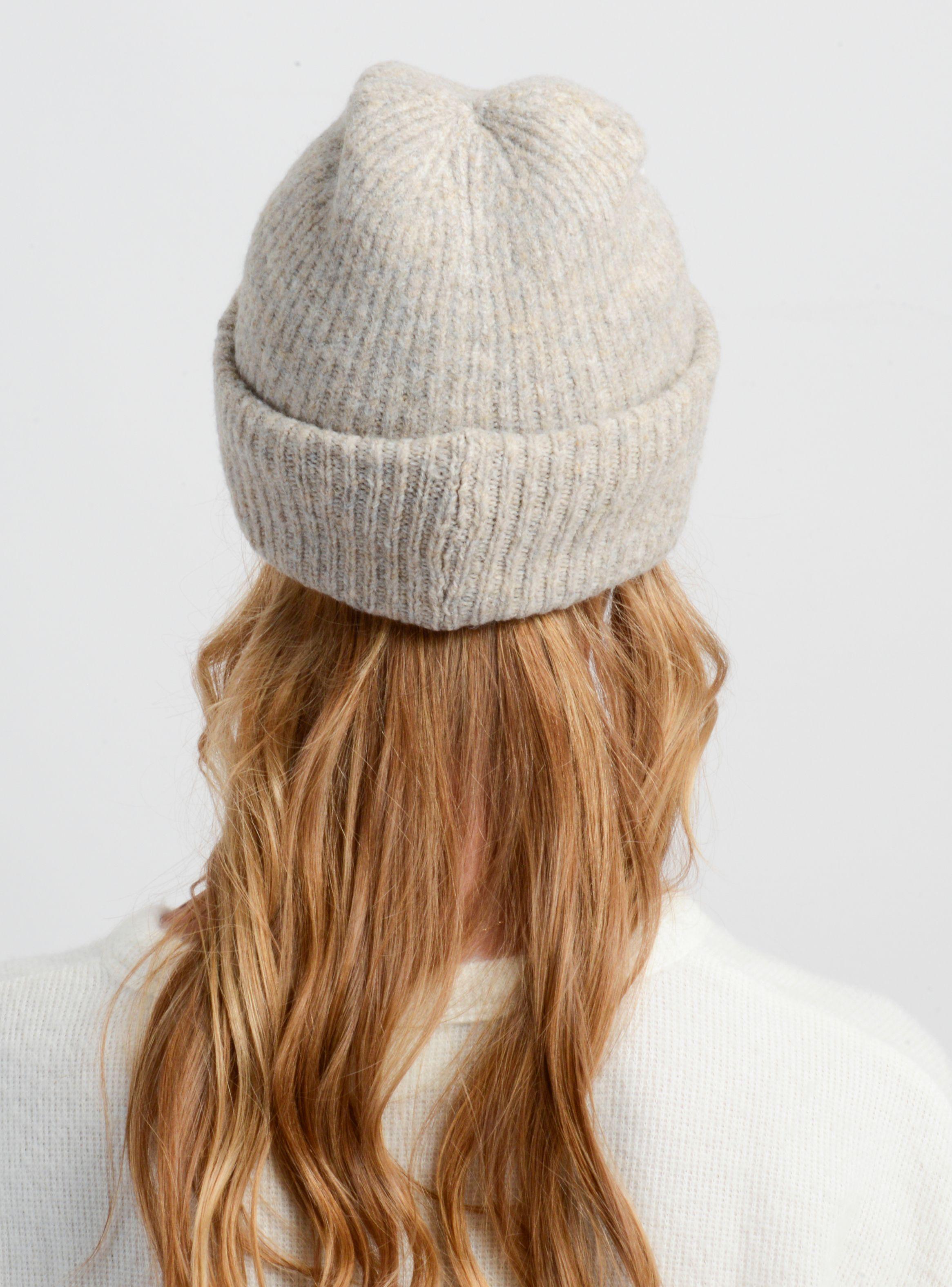BEANIE FLORIS II CAFÉ CLARO-1