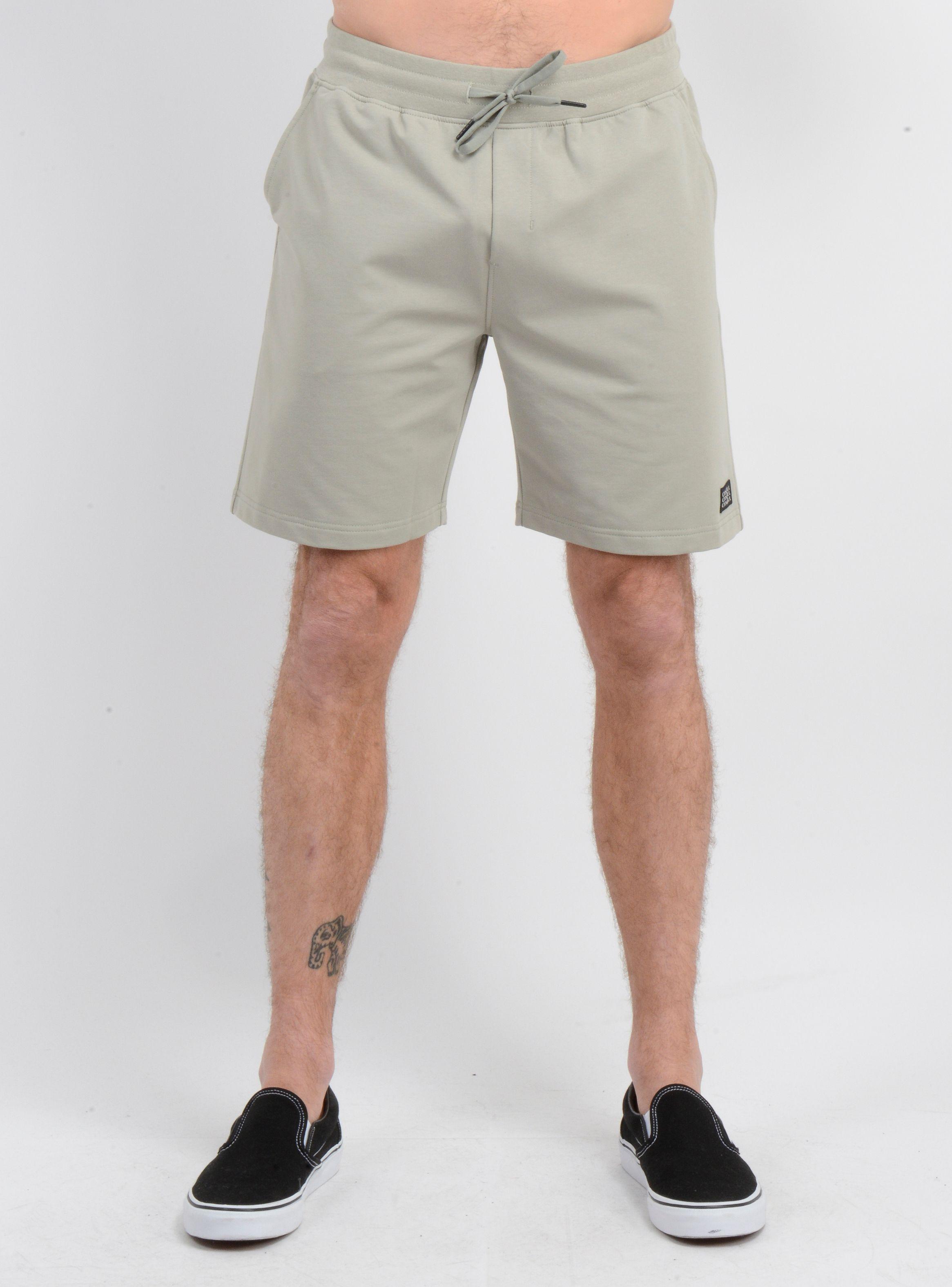 BERMUDA BASICO LOW KEY SHORT VERDE OSCURO-0