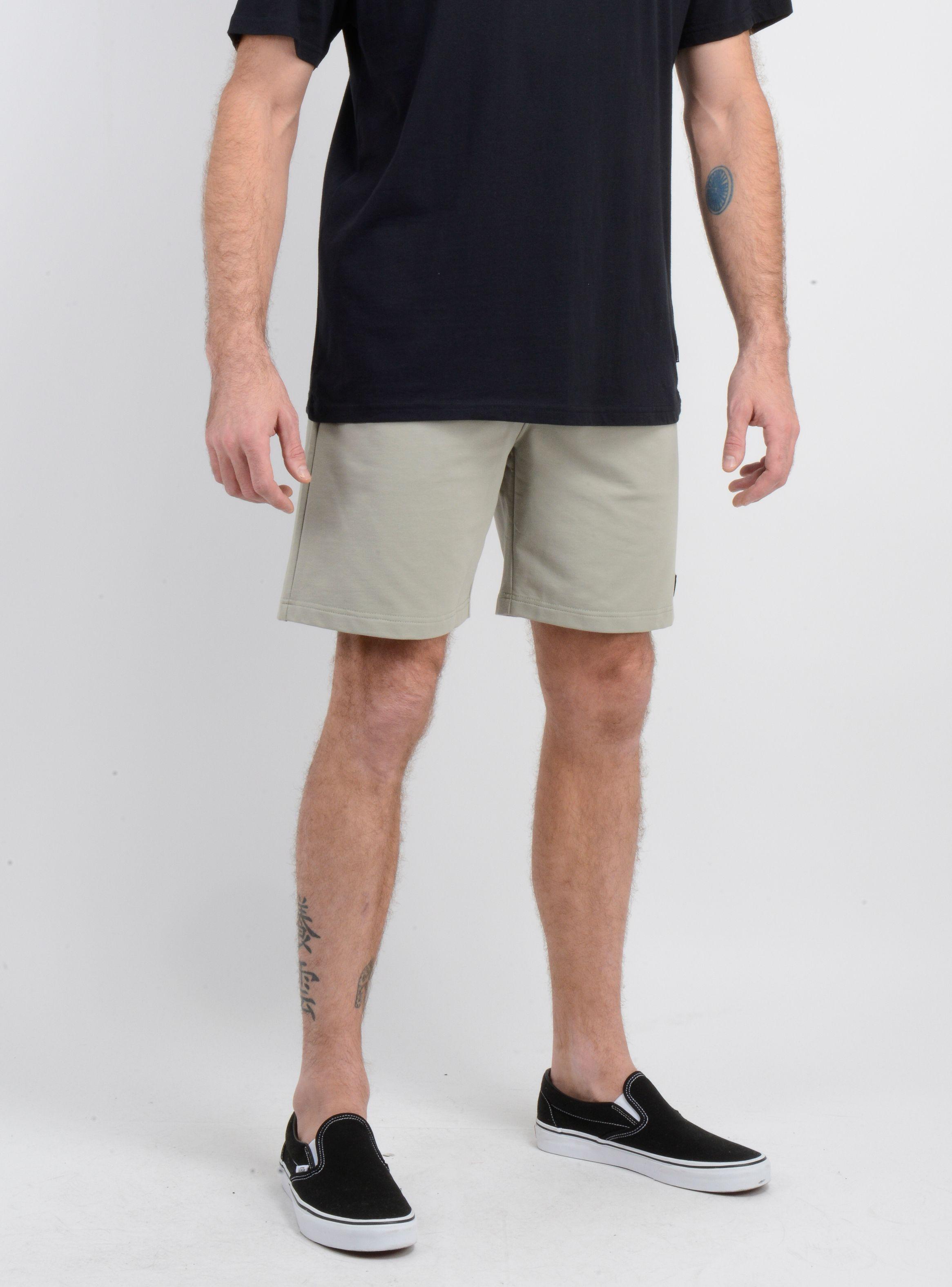 BERMUDA BASICO LOW KEY SHORT VERDE OSCURO-3
