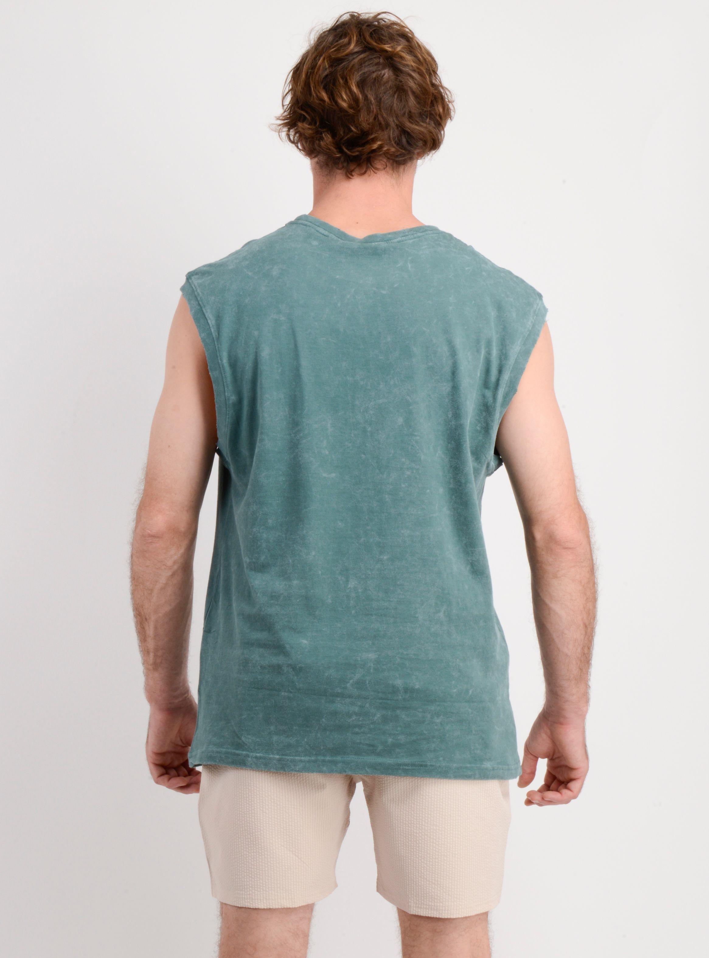 POLERA SIN MANGAS ENDLESS VERDE OSCURO-1