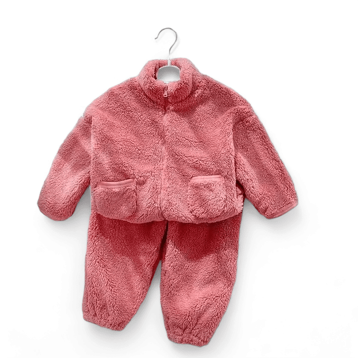 Conjunto Rosado De Polerón Y Pantalón Peluditos Para Bebés-0