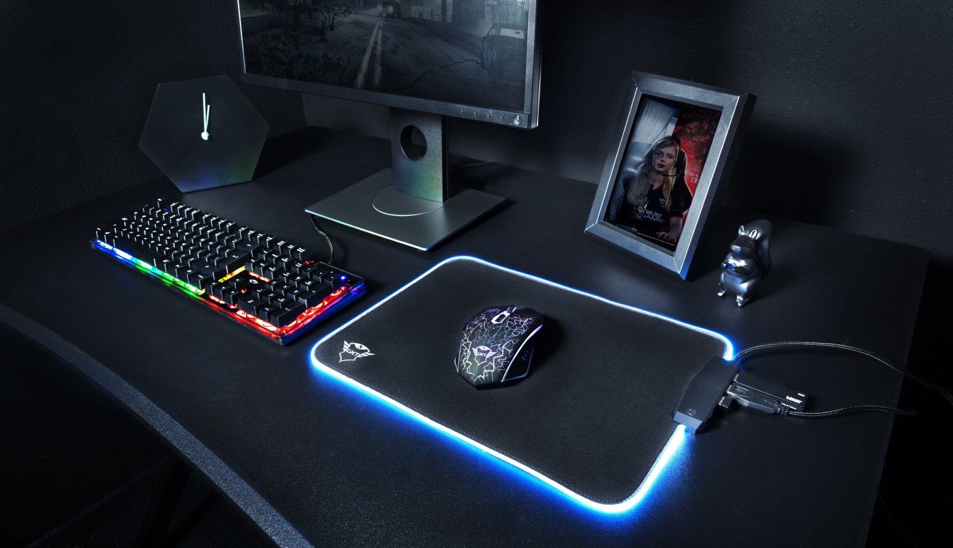 Mousepad Gamer Trust Gxt 765 Glide Flex Rgb L Hub Usb-3