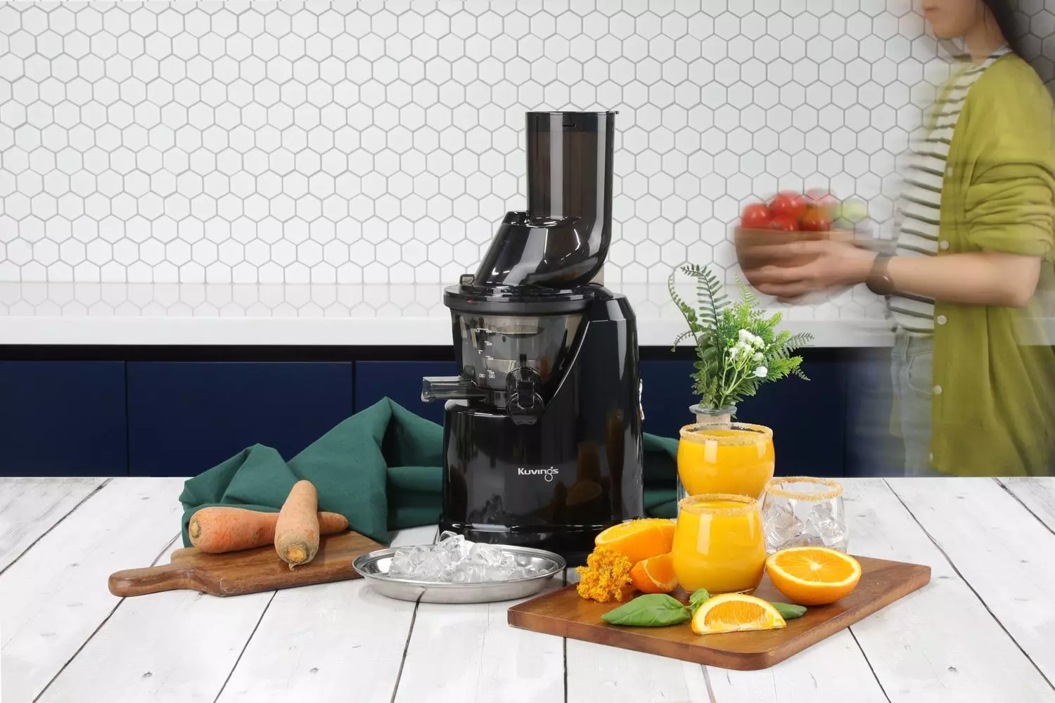 Extractor de jugo de frutas y verduras Prensado en Frío Kuvings REVO830 Negro-2
