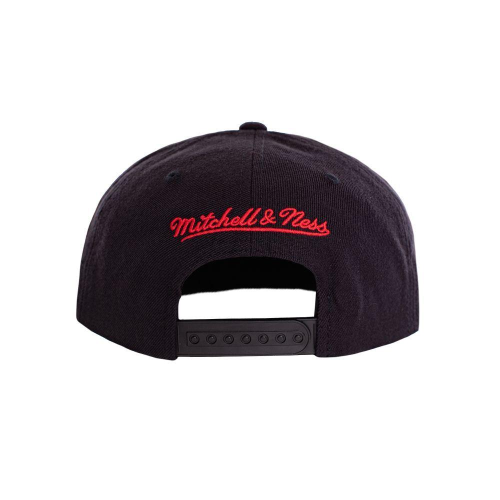 Gorro Chicago Bulls Visera Plana Toro Blanco Negro Mitchell and Ness-2