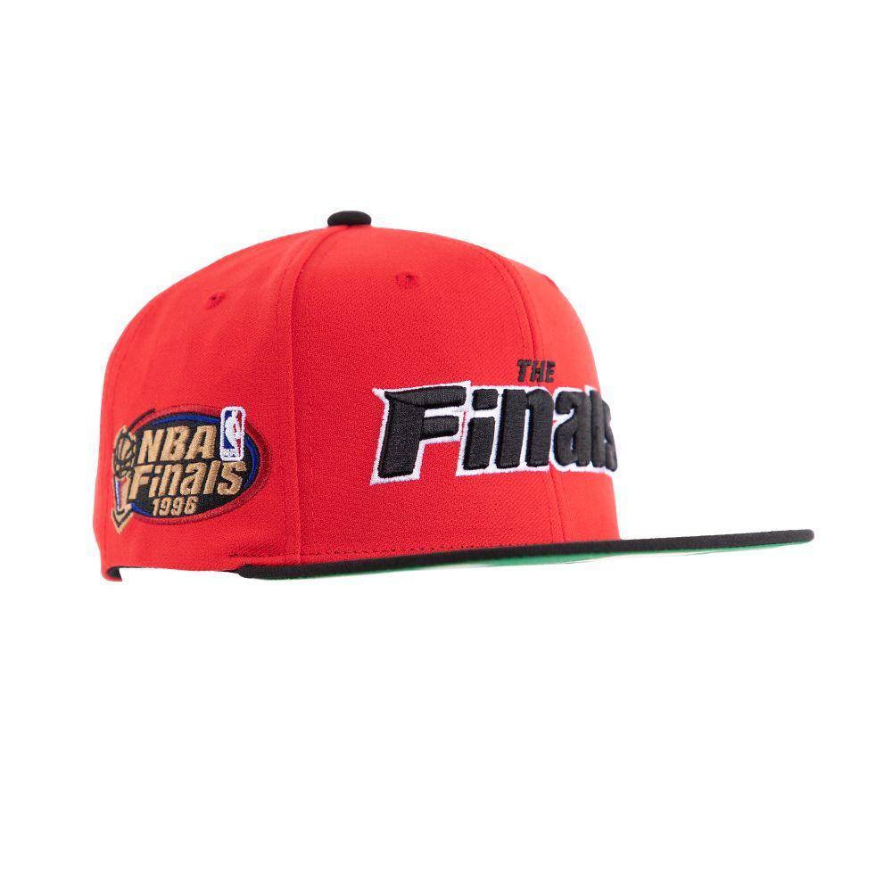 Gorro Chicago Bulls The Finals Red Negro Mitchell and Ness-1