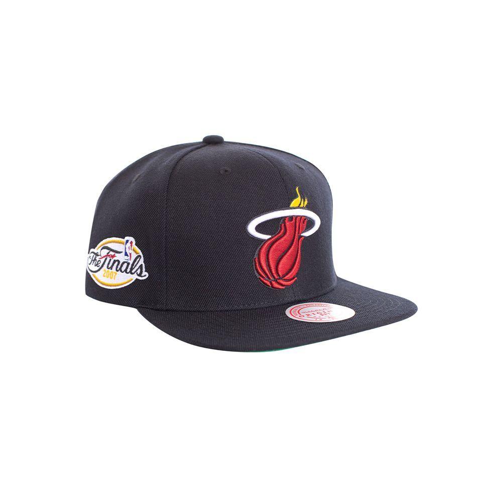 Gorro Miami Heat Visera Plana Finales 2007 Negro Mitchell and Ness-1