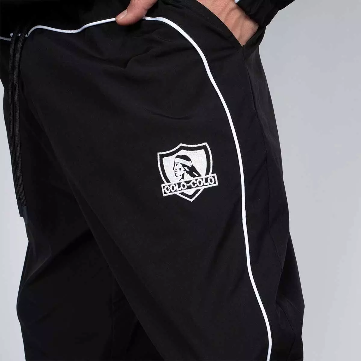 Pantalon Colo Colo Urbano Negro y Blanco i26-3