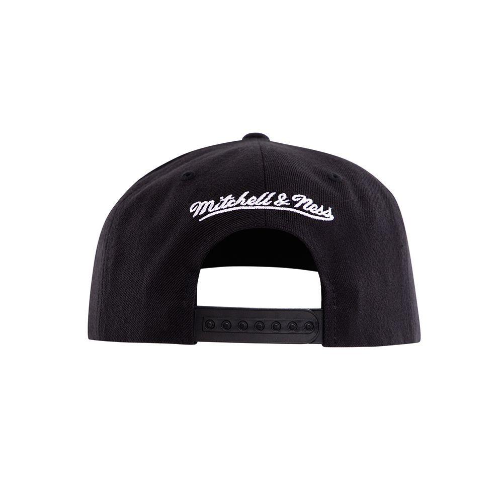 Gorro Chicago Bulls Patch Negro Blanco Mitchell and Ness-2