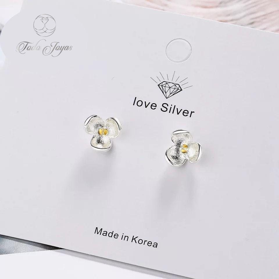 Aros de Flor Tres Petalos Plateado-2