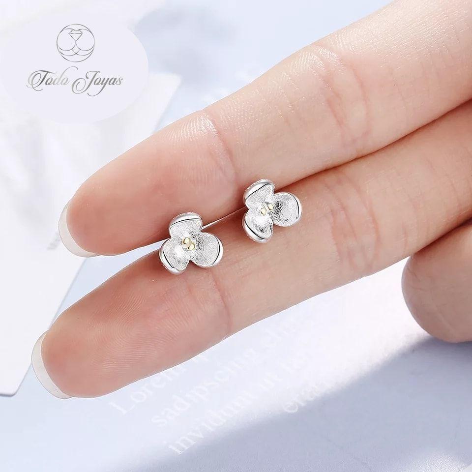 Aros de Flor Tres Petalos Plateado-4