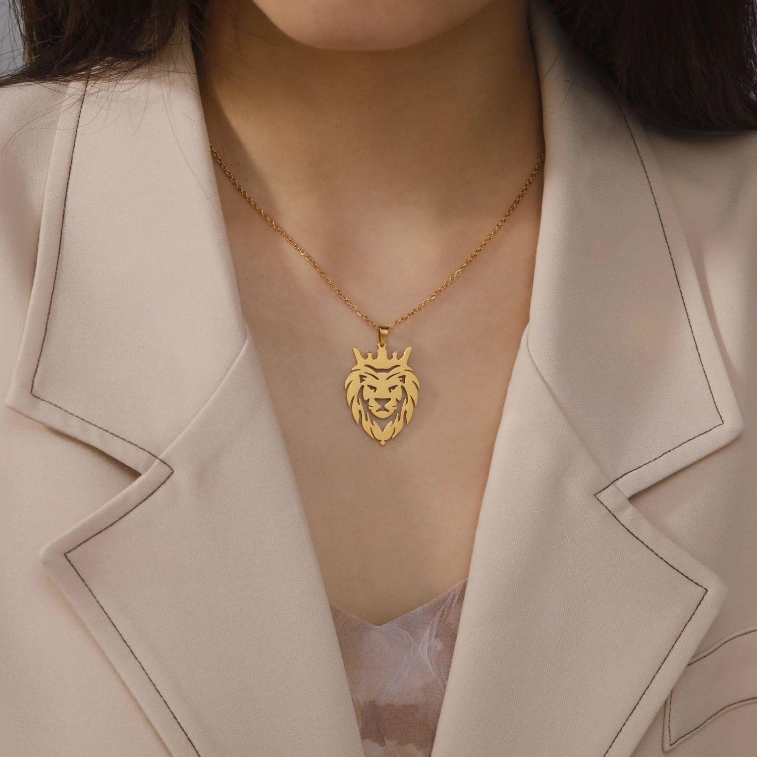 Collar Cabeza Leon Corona King Acero Dorado-3